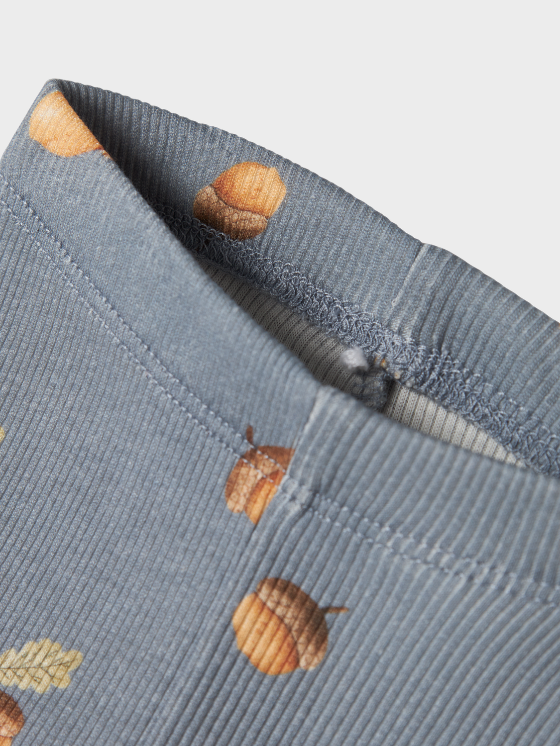 model_shot-front_full